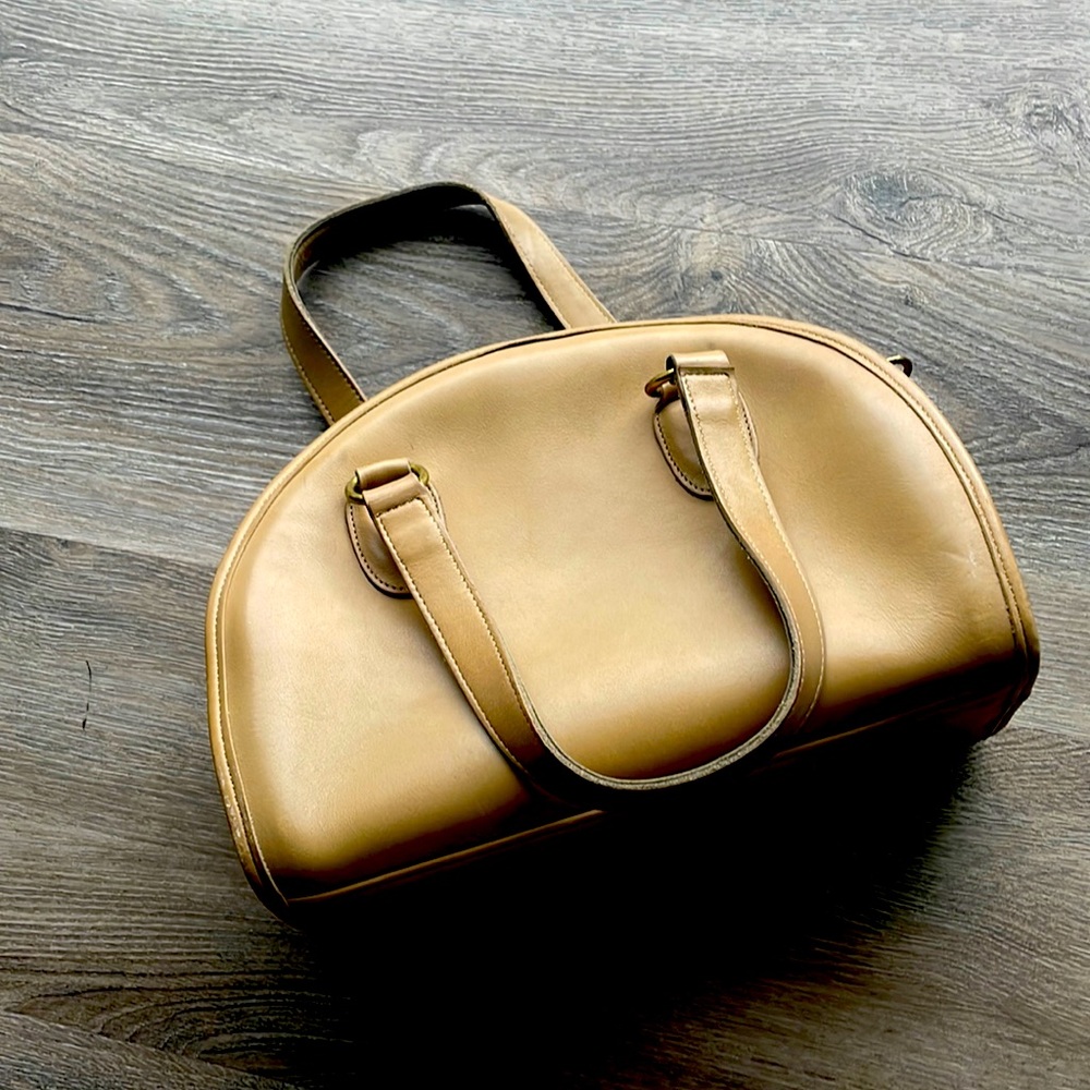 Vintage Coach Chadwick (#9928) dome-shaped leather bag in putty